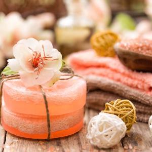 savon fleurs serviettes 